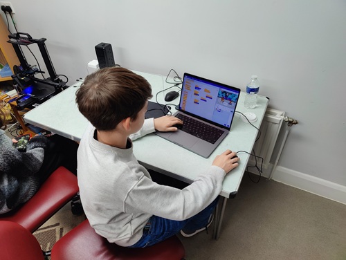 Young people at a STEM and Gaming Cafe event